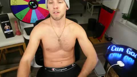 Snapshot of troy_greenxo chatting on December 20, 2024, 4:09 am Troy Green online show from December 20, 2024, 4:09 am