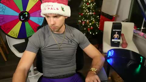 Snapshot of troy_greenxo chatting on December 24, 2024, 3:16 am Troy Green online show from December 24, 2024, 3:16 am