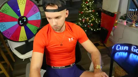Snapshot of troy_greenxo chatting on December 31, 2024, 10:45 pm Troy Green online show from December 31, 2024, 10:45 pm