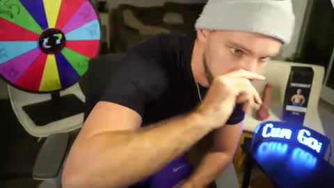 Snapshot of troy_greenxo chatting on February 10, 2025, 3:35 am Troy Green online show from February 10, 2025, 3:35 am