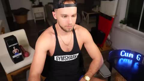 Snapshot of troy_greenxo chatting on February 25, 2025, 3:20 am Troy Green online show from February 25, 2025, 3:20 am