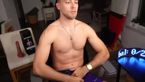 Snapshot of troy_greenxo chatting on March 5, 2025, 3:51 am Troy Green online show from March 5, 2025, 3:51 am