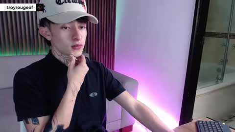 Troy online show from September 25, 2025, 7:39 pm