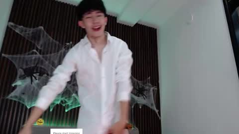 Troy online show from October 14, 2025, 7:25 pm