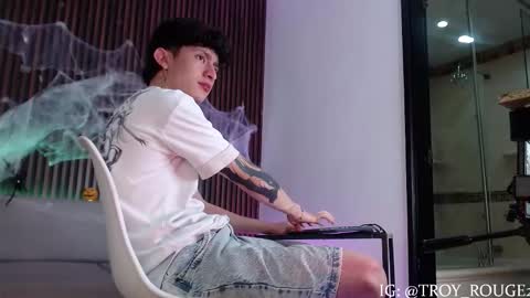 Troy online show from October 20, 2025, 7:25 pm