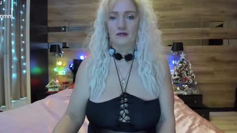 Snapshot of truefoxyyy chatting on January 4, 2025, 2:04 pm Fox online show from January 4, 2025, 2:04 pm
