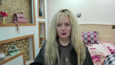 Snapshot of truefoxyyy chatting on March 9, 2025, 6:54 pm Fox online show from March 9, 2025, 6:54 pm