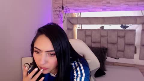   online show from February 20, 2025, 2:57 pm