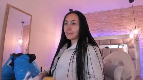   online show from March 4, 2025, 12:01 pm