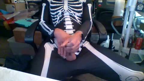 Snapshot of truk1976 chatting on October 21, 2025, 3:35 pm truk1976 online show from October 21, 2025, 3:35 pm