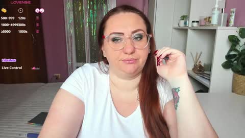 Adelle online show from January 31, 2025, 8:43 am