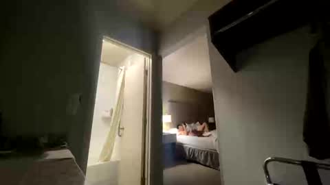 Tres Leches online show from March 4, 2026, 3:01 am