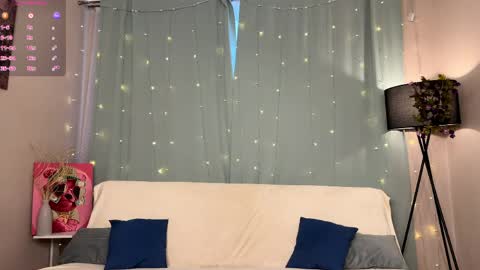 Molly online show from June 5, 2026, 5:47 am