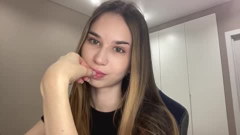 tryme_muse online show from December 4, 2025, 5:21 pm