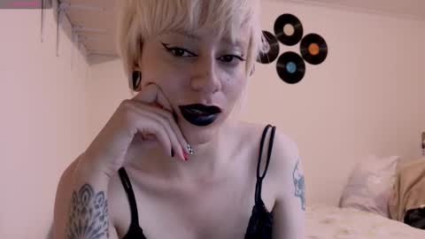 Cait online show from October 17, 2025, 4:26 am