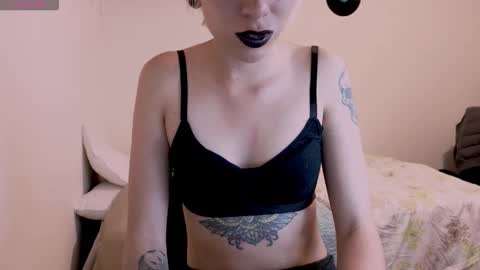 Cait online show from October 21, 2025, 10:43 pm