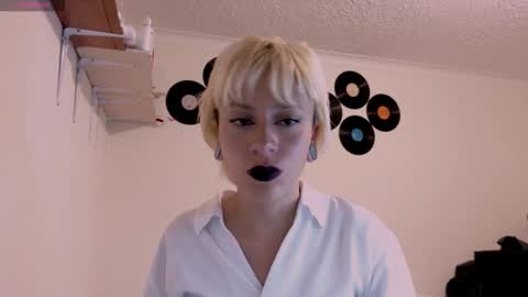 Cait online show from November 13, 2025, 4:00 am