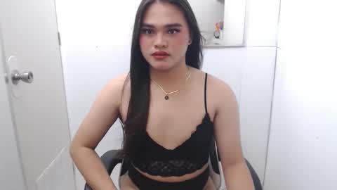 ts_lovelicious online show from October 14, 2025, 3:40 am