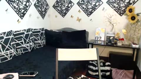 akesha online show from March 9, 2025, 12:31 pm