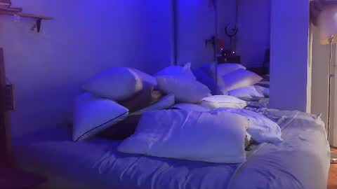 Amber White online show from September 26, 2025, 11:03 am