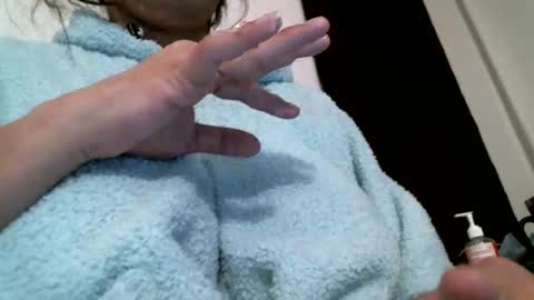 Snapshot of tsbellaflor chatting on February 4, 2025, 8:28 pm Bella online show from February 4, 2025, 8:28 pm