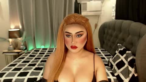 Snapshot of tshugescock chatting on October 1, 2025, 6:14 pm SEDUCTIVEmistresCUMS online show from October 1, 2025, 6:14 pm