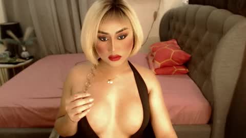 Snapshot of tshugescock chatting on October 14, 2025, 1:28 am SEDUCTIVEmistresCUMS online show from October 14, 2025, 1:28 am