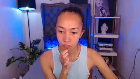 tskitty_girl online show from February 10, 2026, 7:23 am