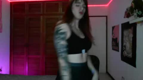 Luisa Fernndez online show from December 17, 2025, 1:44 am