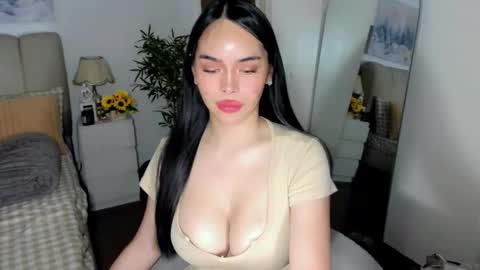 Graciella online show from April 13, 2026, 9:04 am