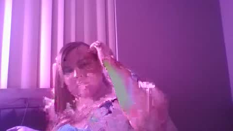 TSPhoenixEvelyn online show from May 29, 2026, 6:11 am