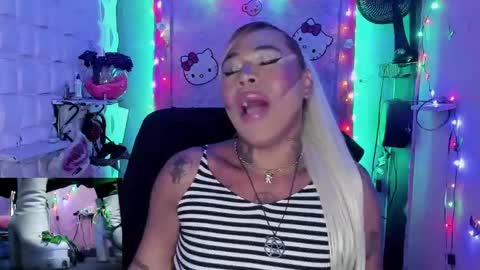 BellaRoxanna online show from December 17, 2024, 7:04 pm