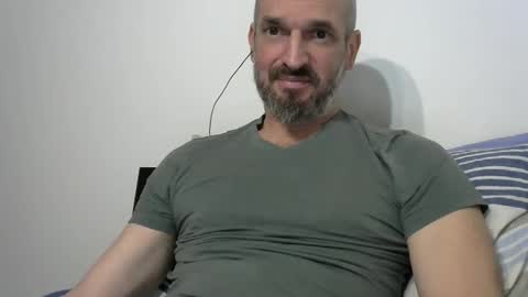 Snapshot of tu_bomberono chatting on January 15, 2025, 8:37 pm tu_bomberono online show from January 15, 2025, 8:37 pm