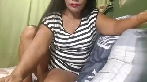 Mae online show from October 16, 2025, 8:54 pm