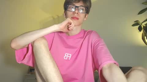 Snapshot of tuz94 chatting on March 7, 2025, 2:46 am Dan online show from March 7, 2025, 2:46 am