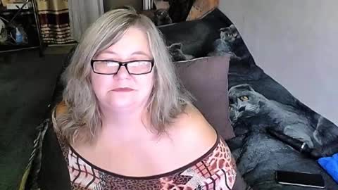 Lana online show from September 29, 2025, 6:57 pm