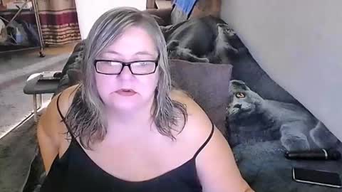 Lana online show from October 8, 2025, 1:25 am