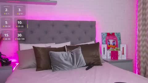 Hallie online show from November 8, 2025, 1:17 am