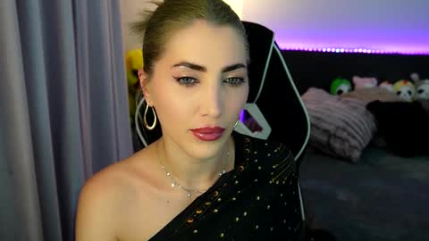 MayCarrey online show from January 13, 2026, 9:42 pm