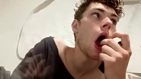 Snapshot of twekedoutshyt chatting on October 21, 2025, 4:57 am twekedoutshyt online show from October 21, 2025, 4:57 am