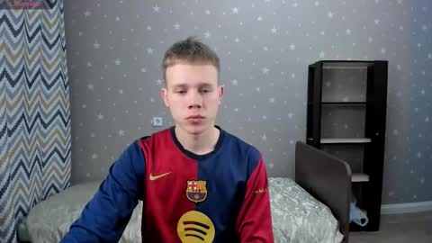 Angus online show from November 27, 2025, 6:32 pm