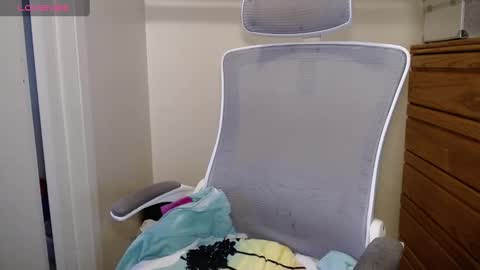 Snapshot of twiceasbadd_ chatting on December 17, 2024, 3:17 pm onlyfanstwiceasbadd online show from December 17, 2024, 3:17 pm