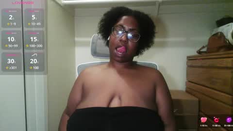 Snapshot of twiceasbadd_ chatting on February 5, 2025, 5:30 am onlyfanstwiceasbadd online show from February 5, 2025, 5:30 am