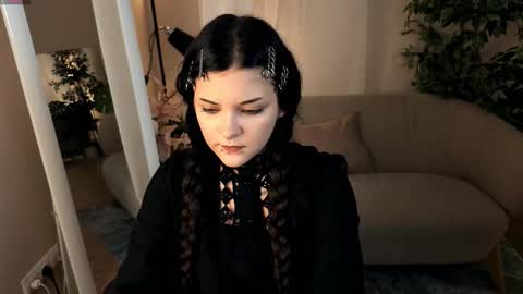 Melanie online show from October 14, 2025, 7:47 pm