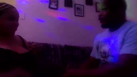 Snapshot of twinandlea chatting on October 5, 2025, 4:55 am Twin and Lea online show from October 5, 2025, 4:55 am