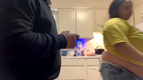 Twin and Lea online show from March 29, 2026, 9:48 pm