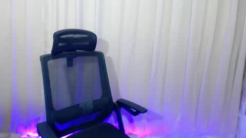 twink_clint online show from March 4, 2025, 5:13 pm