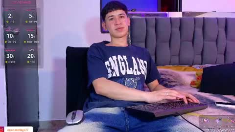 Snapshot of twink_daren chatting on May 30, 2026, 6:27 pm Mr Daren online show from May 30, 2026, 6:27 pm