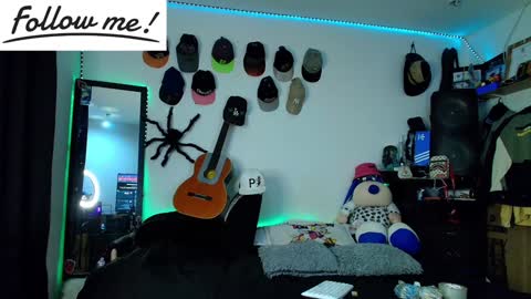 Snapshot of twink_sebas_ chatting on December 6, 2024, 10:52 pm Bad boy sebastian online show from December 6, 2024, 10:52 pm