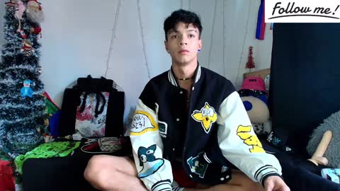 Snapshot of twink_sebas_ chatting on December 25, 2024, 2:56 pm Bad boy sebastian online show from December 25, 2024, 2:56 pm